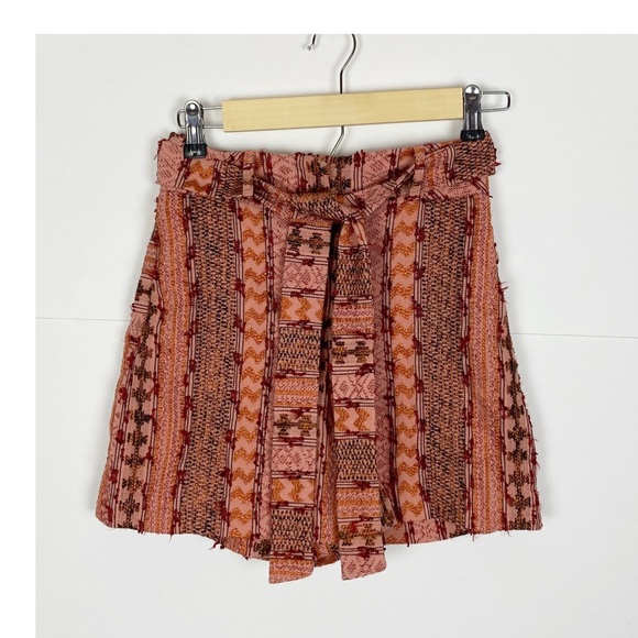 Eva Franco Embroidered Textured High Waist Boho Shorts Size 2 - Picture 4 of 8